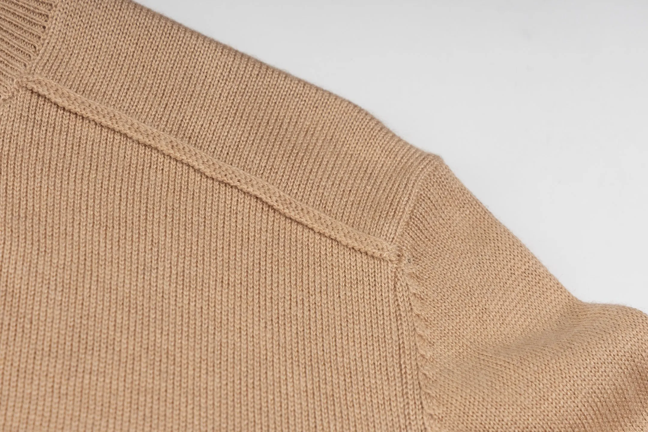 BBR （Khaki ） 11,294 ， ， B 。 ， Classic ， ， 。 ， Burberry ， 。 ， 。 ， ， 。 ， ， ， 。 Size:S/M/L